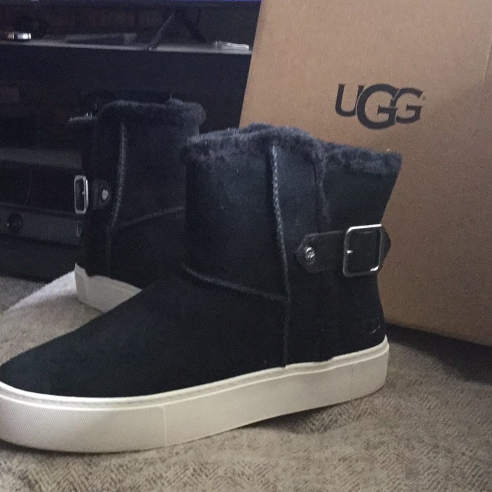 Uggs black boots